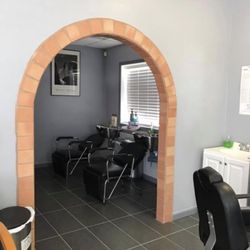 Anna's Hair Designs - Shampooing area