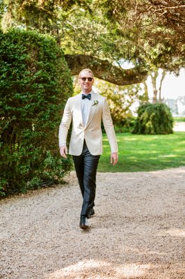 Acustom Apparel by null