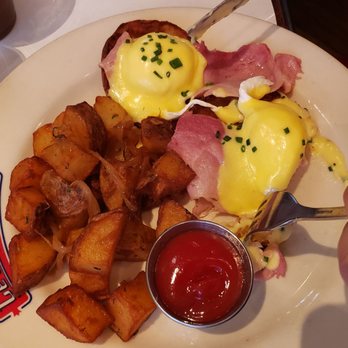Le Diplomate - Eggs Benedict*, $16 - ham off the bone, sauce hollandaise - Brasseries Near Me - Washington, DC, District of Columbia