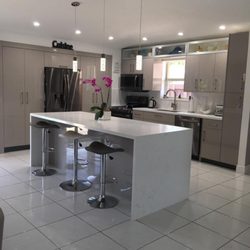 Y&Y Kitchen and Cabinet Designs - Cocinas modernas