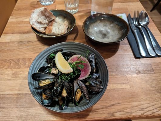 Bardus Bistro by null