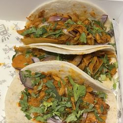Guacamole - Vegan meat tacos