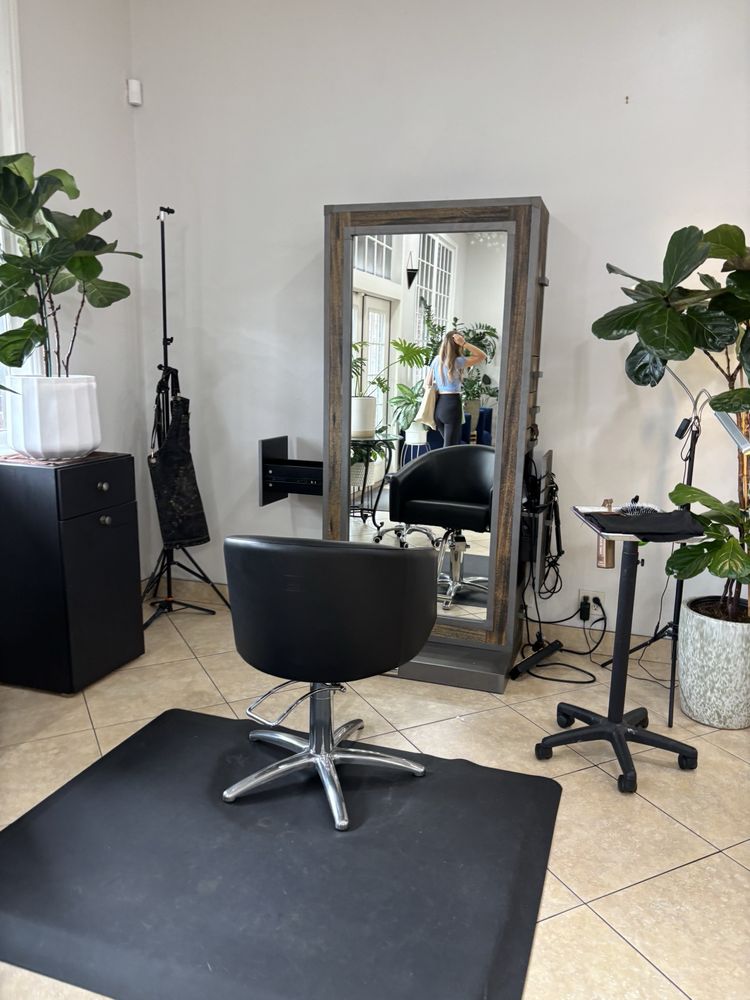 Kay's Salon & Spa Logo