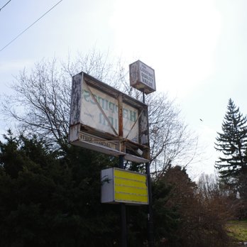 Happiness Inn - seen better days.... - Hotels Near Me - Niagara Falls, Ontario Happiness Inn - seen better days.... - Hotels Near Me - Niagara Falls, Ontario