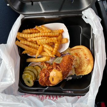 Dave's Hot Chicken - Chicken Shop Near Me - Columbus, Ohio