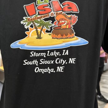 La Isla - Omaha - Server's shirt - Seafood Near Me - Omaha, Nebraska