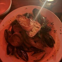 Mussels in Chili Guajillo Cream Mussels in Chili Guajillo Cream