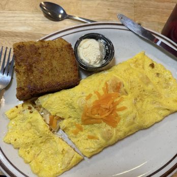 Honey Butter's Kitchen - 3 cheese omelette with unmelted cheese - American Near Me - Williamsburg, Virginia