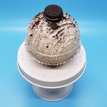 Yummification - Cookies n cream cocoa bomb - Bakeries Near Me