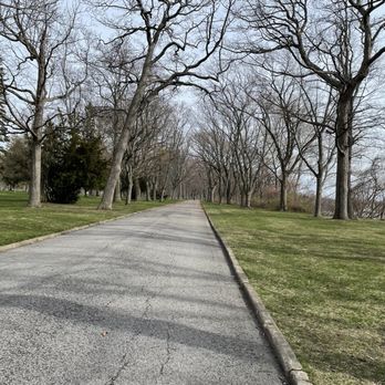 Fort Niagara State Park - Tree lined road. - Parks Near Me - Youngstown, New York