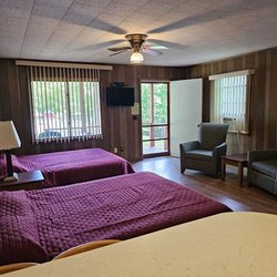 The Gold Eagle - Clean rentals in Lake George