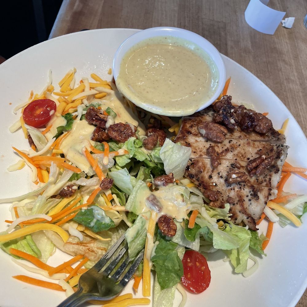 Cheddar's Scratch Kitchen - Lunch salad - Comfort Food Near Me - Omaha, Nebraska Cheddar's Scratch Kitchen - Lunch salad - Comfort Food Near Me - Omaha, Nebraska