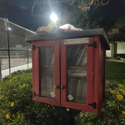 Royal Oaks Park - Little free library