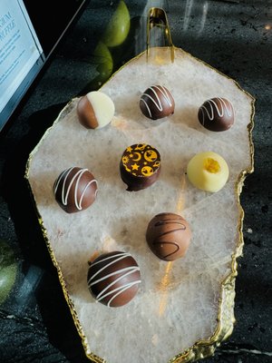 Four Seasons Hotel One Dalton Street, Boston by null