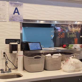 Pho-licious - Counter looking into the kitchen - Vietnamese Near Me - Victorville, California