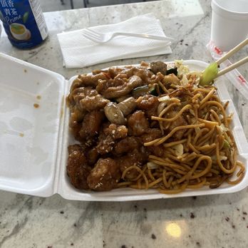 Woktastic - Large Portion of Chow Mein with Mushroom Chicken and Sesame Chickem - Fast Food Near Me - Buena Park, California