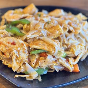 Thai Hot Restaurant - Drunken noodle - Thai Near Me - Indio, California