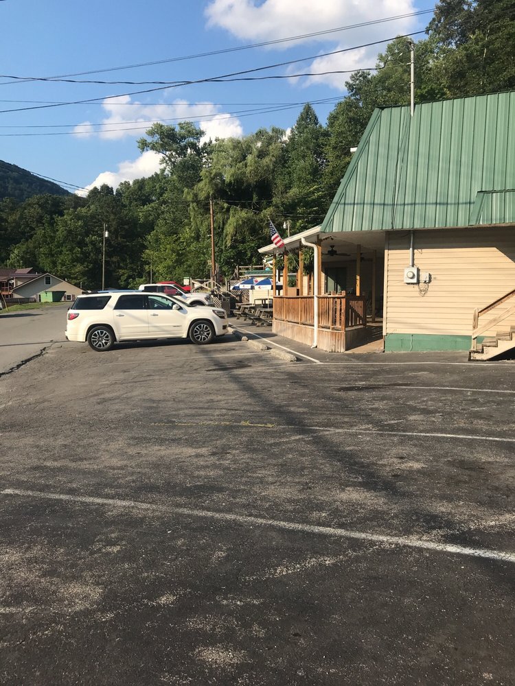 DARI DELITE Updated July 2024 10 Photos & 10 Reviews 710 Shawnee Ave, Big Stone Gap