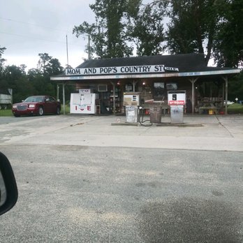 Mom & Pop's - the outside of the store - Grocery Near Me - Beulaville, North Carolina Mom & Pop's - the outside of the store - Grocery Near Me - Beulaville, North Carolina