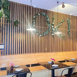 Oki Sushi And Thai - This is a warm restaurant, delicious food, very good service, I like fresh sushi, very delicious, I will come back again.