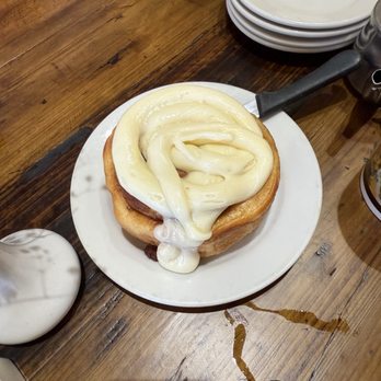 Gillwoods Cafe - Cinnamon bun - Breakfast & Brunch Near Me - Saint Helena, California Gillwoods Cafe - Cinnamon bun - Breakfast & Brunch Near Me - Saint Helena, California