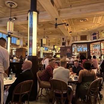 Le Diplomate - Brasseries Near Me - Washington, DC, District of Columbia