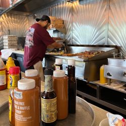 Foster's Grille - Man at work!!!