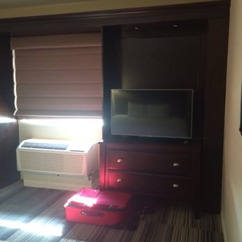 Hampton Inn & Suites Omaha-Downtown - TV room 315 - Hotels Near Me - Omaha, Nebraska Hampton Inn & Suites Omaha-Downtown - TV room 315 - Hotels Near Me - Omaha, Nebraska