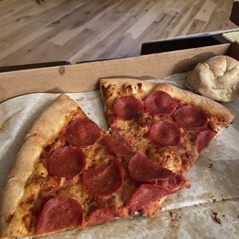 Sal's Pizza - Pepperoni pizza - Pizza Near Me - Cedarburg, Wisconsin Sal's Pizza - Pepperoni pizza - Pizza Near Me - Cedarburg, Wisconsin