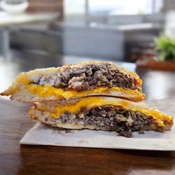 Skeeter’s Deli Bar - SkeetBurger