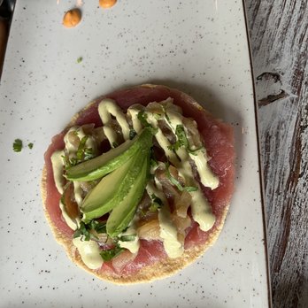 Fred's - Tuna sliced tostada - Mexican Near Me - Cancún, ROO Fred's - Tuna sliced tostada - Mexican Near Me - Cancún, ROO