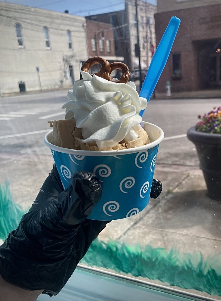 SWEET SWIRLS ROLLED ICE CREAM Updated July 2024 513 E Waldron St