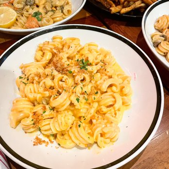Von's 1000Spirits - Original Mac and 4 Cheeses Sourdough Pasta - New American Near Me - Seattle, Washington Von's 1000Spirits - Original Mac and 4 Cheeses Sourdough Pasta - New American Near Me - Seattle, Washington