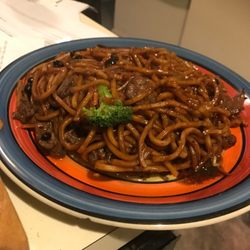 Noodle Johnny - Beef and black bean noodles