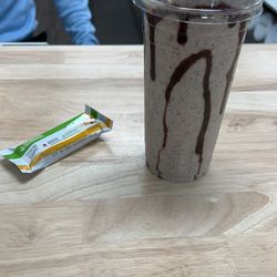Lafayette Rd Nutrition Spot - Oreo smoothie and herbal life protein bar.