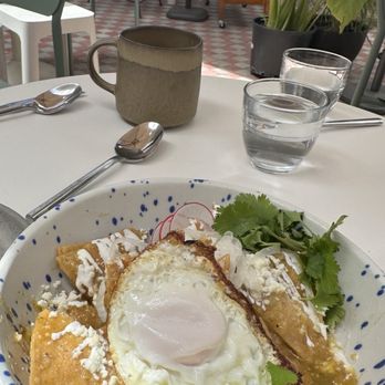 Tal Palo - Chilaquiles verdes con huevo - Cafes Near Me - Los Altos, California Tal Palo - Chilaquiles verdes con huevo - Cafes Near Me - Los Altos, California