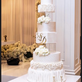 Nina Bakes Cakes - Wedding cake - Custom Cakes Near Me Nina Bakes Cakes - Wedding cake - Custom Cakes Near Me