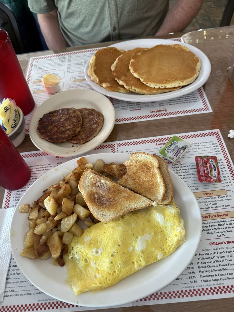 Ron's Corner Restaurant Logo