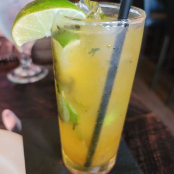 Hoofs Restaurant - Passion fruit mojito - Italian Near Me - Pawcatuck, Connecticut