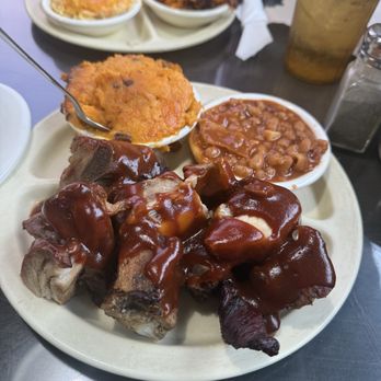 Barbecue Kitchen - Barbeque Near Me - College Park, Georgia