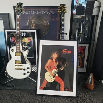 Lee's Picture Frame Warehouse - Framing Near Me - Calgary, Alberta