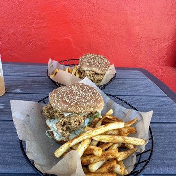 Chicken G's - Naughty-Chick - Halal Near Me - Mountain View, California