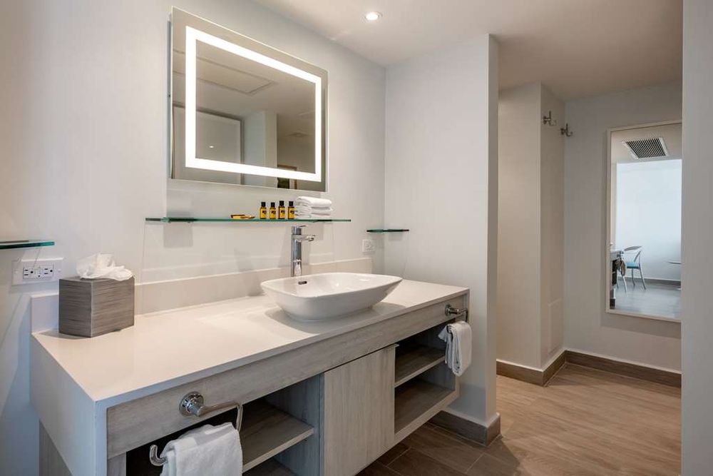 Best Western Plus Condado Palm Inn & Suites