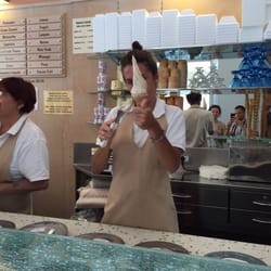 Gelateria Centrale di Comini Fabio - Pinguino in the making