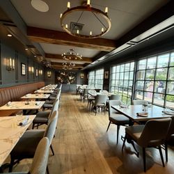 The Black Horse Tavern & Pub - The clam bar