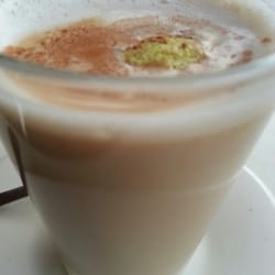 Palmelita - Barraquito completo: café con leche natural, leche condensada, licor 43, cáscara de limón y canela!