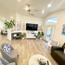 Emerald Rose Garden - Bright living room to welcome the guests furnished with power recliners for the residents to enjoy
