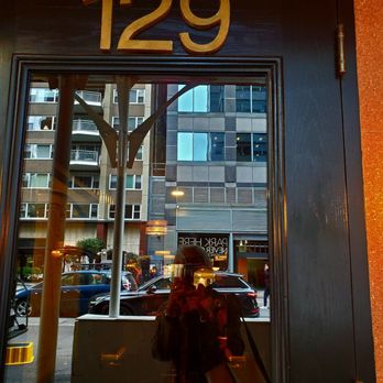Le Veau D’Or - Le nondescript entrance - - - 10/14/2025 - French Near Me - New York, New York Le Veau D’Or - Le nondescript entrance - - - 10/14/2025 - French Near Me - New York, New York