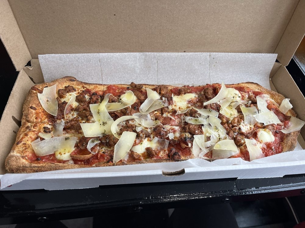 V3 Flatbread Pizza Logo