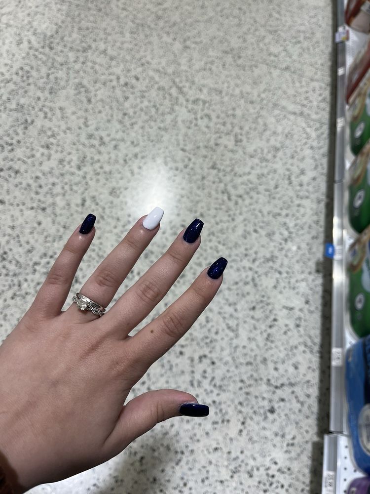 Nail Salon Logo
